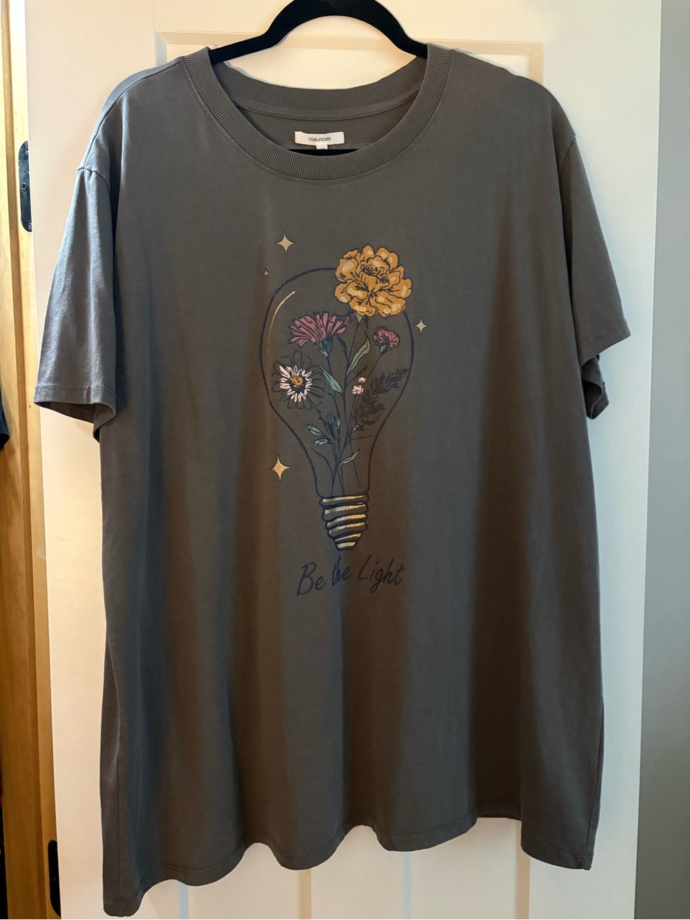 Maurices Crewneck Graphic Tee Size XL